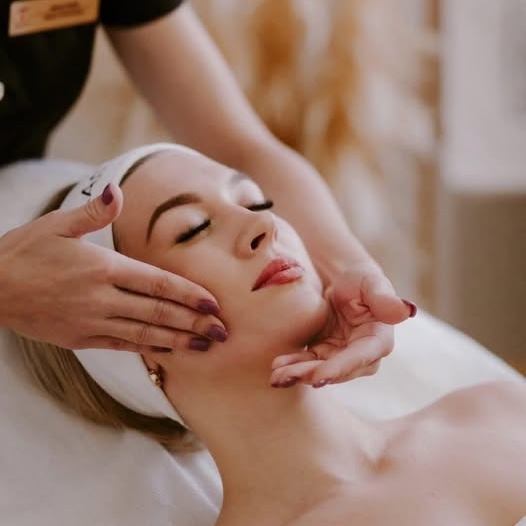 LARENS Exosoma a Ragyogó Bőrért